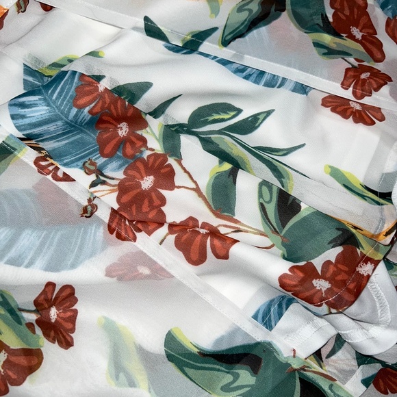 Guess Los Angeles Floral Short Overlay Sheer Skirt - Picture 6 of 7